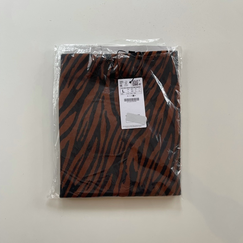 Stradivarius High Waist Jacquard Mini Skirt - L - Picture 3 of 5